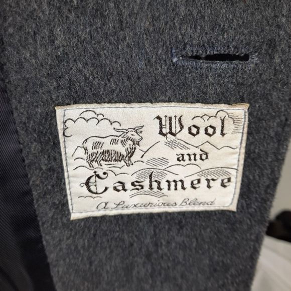 COPY - Adam Spencer wool cashmere top overcoat  40R gray buttons lining pockets… - Picture 14 of 16